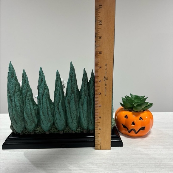 NIB Disney’s Limited, edition SO haunted mansion, light up and sing figurines - Picture 5 of 10